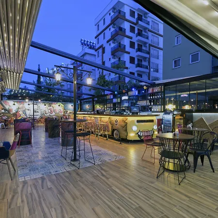 Beetle House Coffee Отель Bahtili